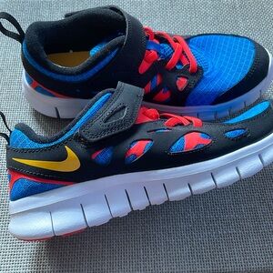 New Nike Free Run Sneakers Boys size 2.5 EUR 34 Women 3.5 Bright Blue Runner